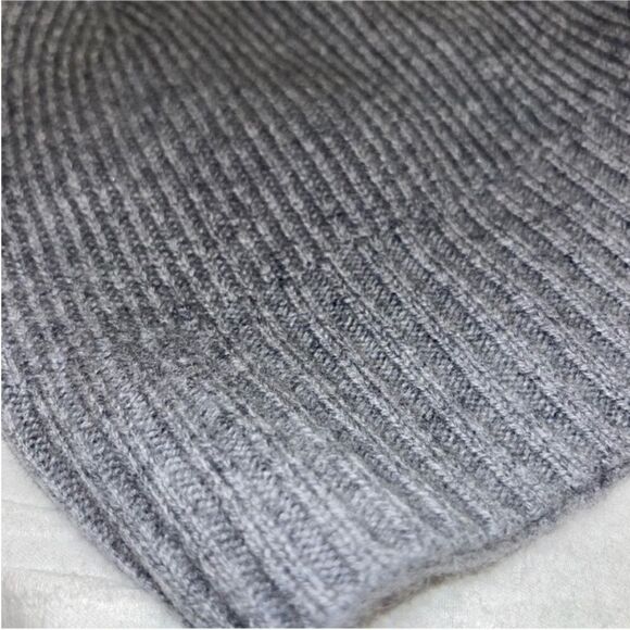 NORDSTROM 100% Cashmere NWT Grey Knit
Beanie Hat - Picture 3 of 6